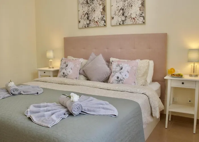 Duque Beachside Elegance 阿德耶