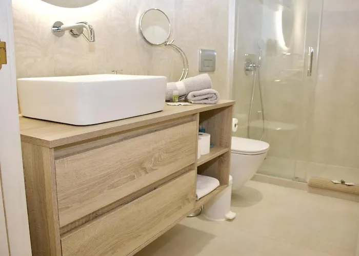 Duque Beachside Elegance 阿德耶