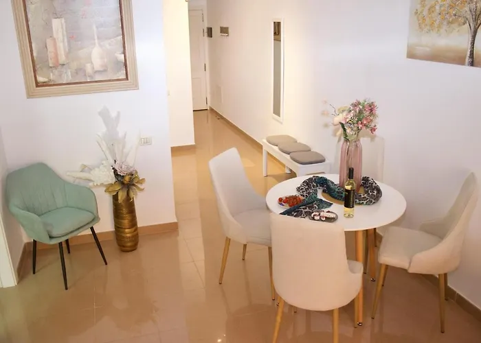 شقة Duque Beachside Elegance *