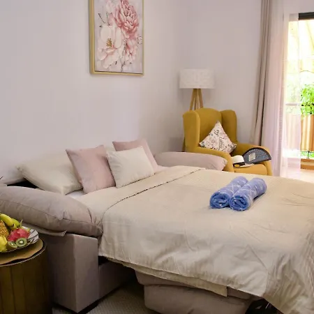 Duque Beachside Elegance Апартаменты *